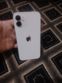 ايفون ١٢ • ذاكره ٦٤ • بطاريه ٧٥