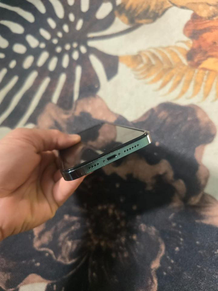 السلام عليكم
12 برو ماكس للبيع
ذاكره ٢٥٦ بطاريه ٧٦
مبدل فقط الضهر 
السعر ٤٥٠ 
مكاني حله ابو غرق
***********
