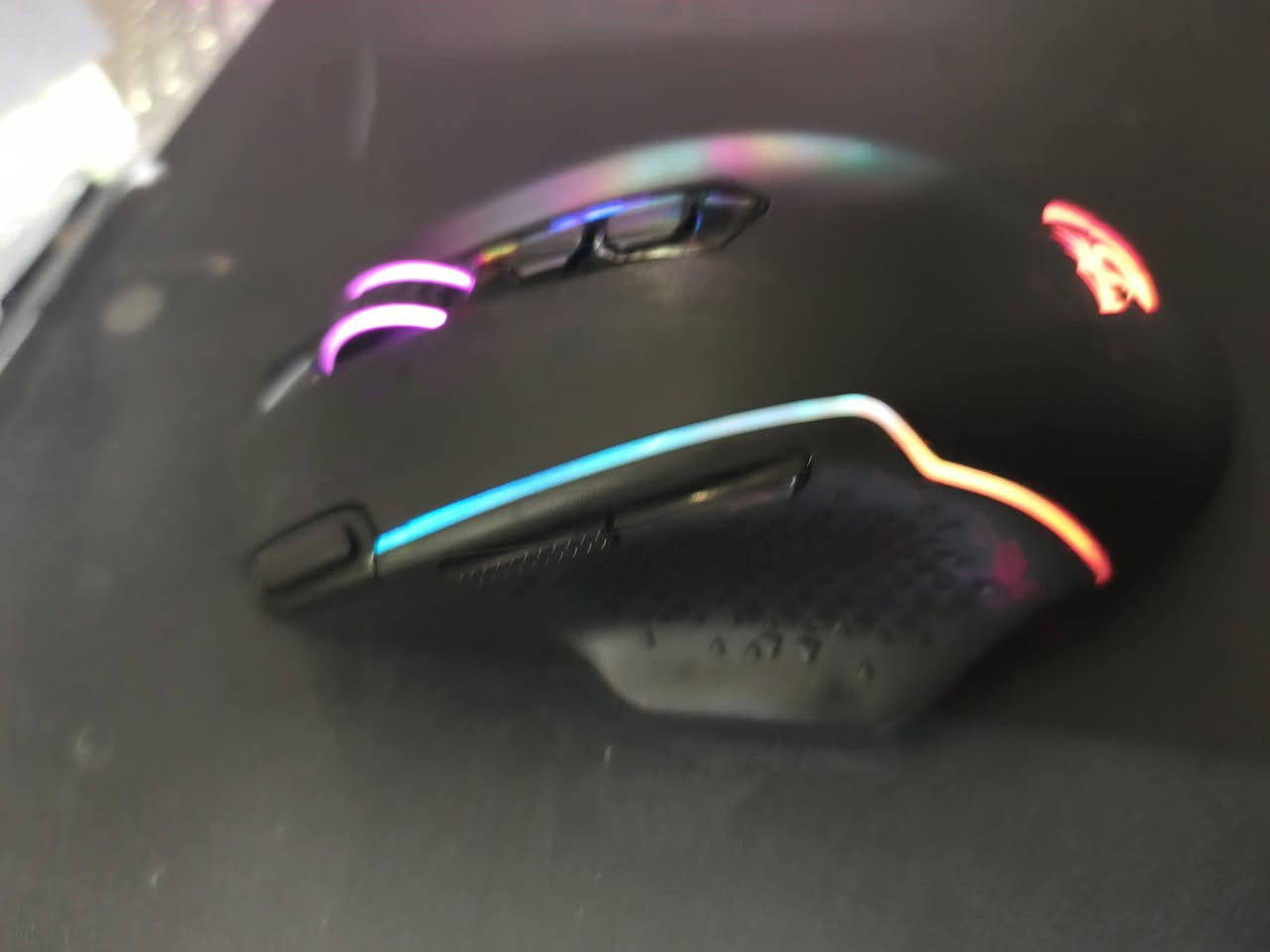 السلام عليكم
ماوس ريدراكون نظافه 100%
مستخدم قليل جدا وايرليس 
مع سماعات و كيبورد لينوفو عادي 
جديد
كلهن 20 الف مكان الشرطه الرابعه
***********
