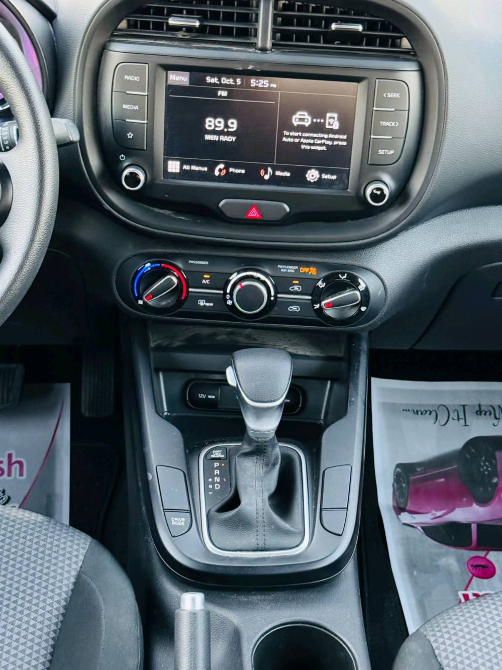 السلام عليكم 

كيا سول 2023 الشكل الجديد 
وارد امريكي صور الحادث مرفقة 
بل منشور حادث السيارة جانبي 
بجم كبس ايرباك دركة ودشبول مكفول 
كير محرك شاصي لغد مكفول 
رقم أربيل الجديد تحويل او وكالة مضمون 

المواصفات: شاشة كبيرة - كامرة دوارة - قيادة الية 
فول تحكم ستيرن - رادار جانبي - تحديد مسار
اطفاء ذاتي عند الازدحام - محرك 2000 دوش 
ماشية 28 الف ميل - ويل كب - مود درايف انواع قيادة
بلوتوث - AUX -ABS - USB 
السيارة جاهزة وكاملة من كل نقص وبالعافية على الياخذه 

المكان بغداد الدولعي 
للتواصل والاستفسار 
***********
***********