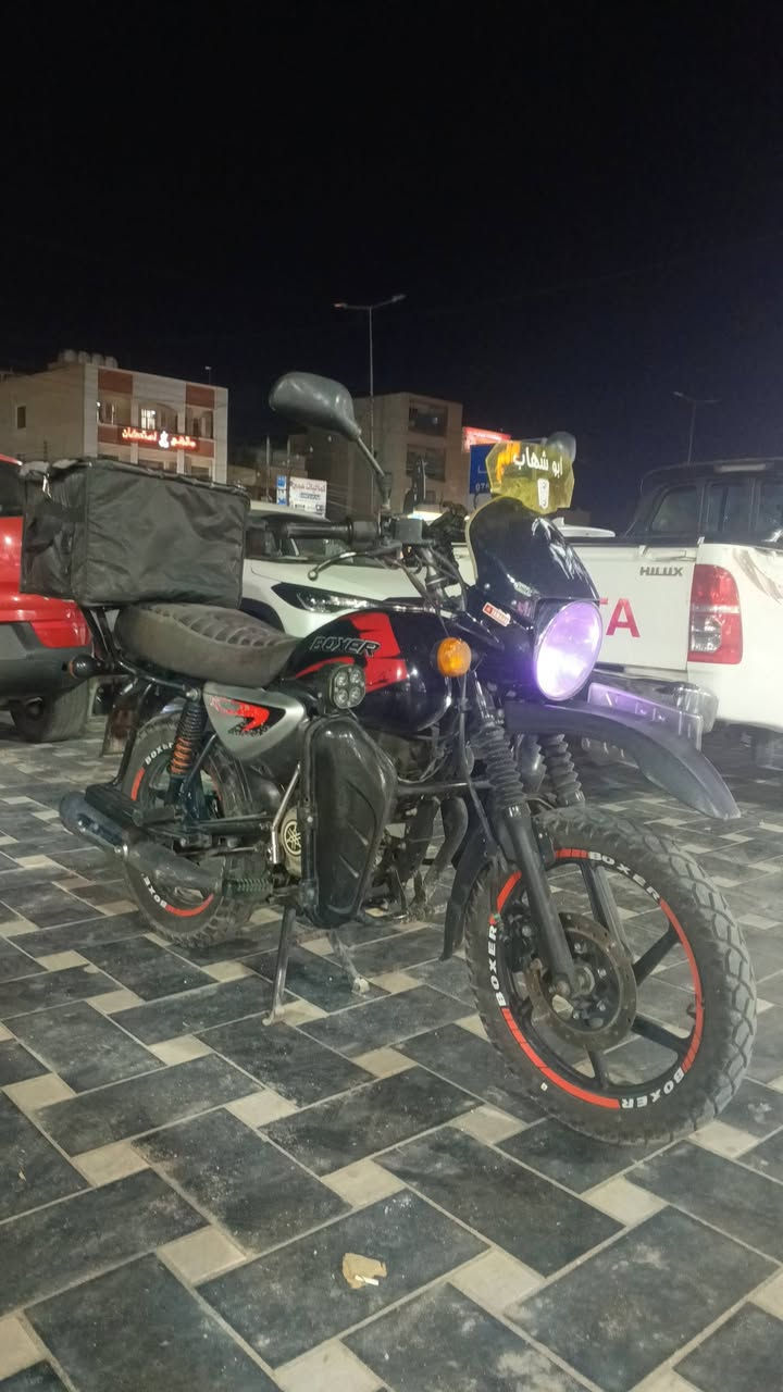 للبيع موديل 23 مرقم بسمي الدراجه خير من الله مناقصه شي مكينه مجفته شركه كله اصلي على ايدي بيه هواي سوالف حلوه مكاني بغداد حي اور  ***********
