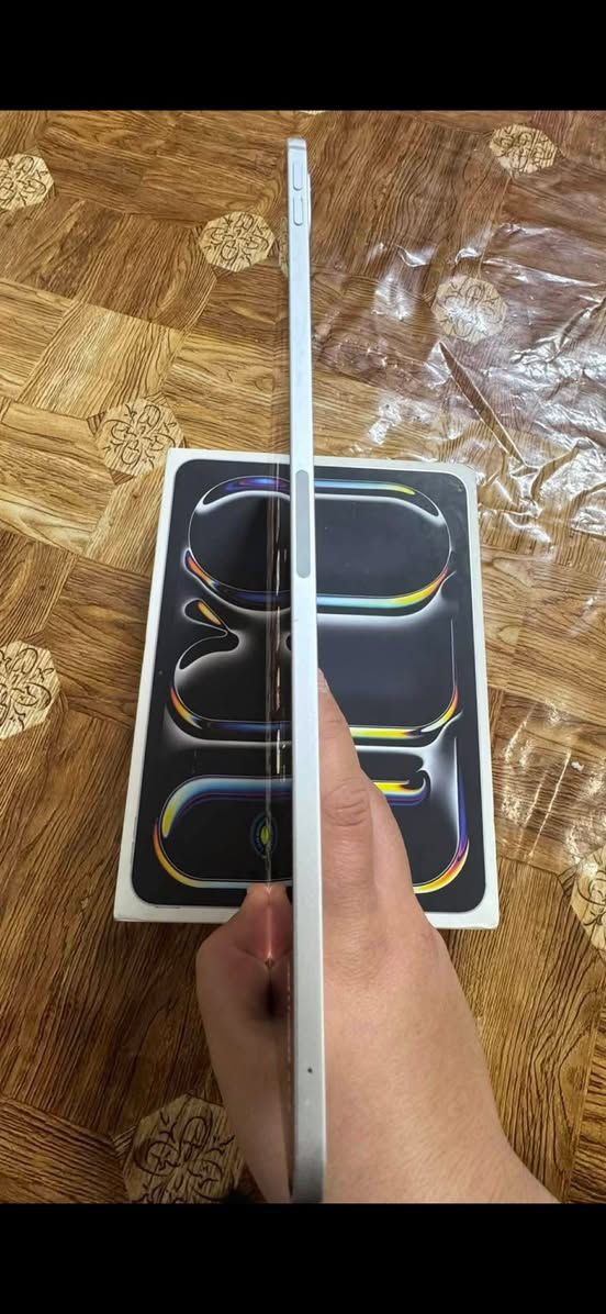 سلام عليكم ايباد ١١. M4. ذاكره 256 بطاريه 88 جهاز نضيف السعر ٩٠٠ وبيه مجال قليل. عنواني البلديات الصحفيين رقم الهاتف ***********
