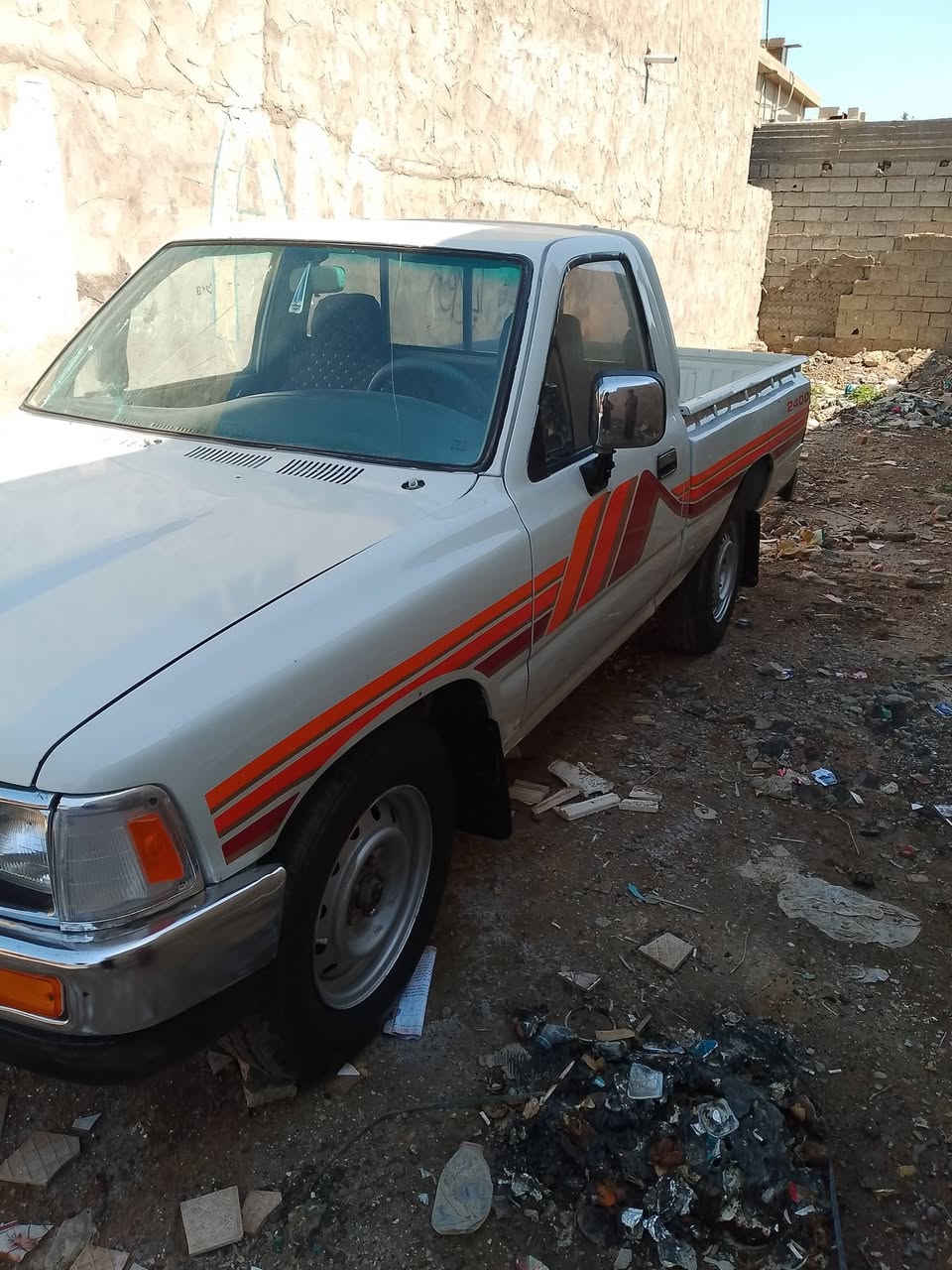 السلام عليكم 
بيكم تيوتا موديل 93 سعره 52 وبيها مجال 
***********
*********** عراقنا
