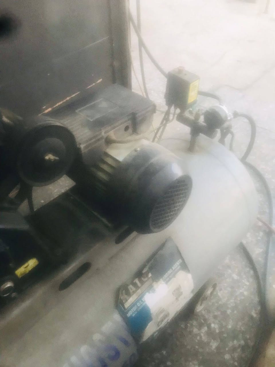 محطة متكاملة للبيع تريد غراض تريد كاملة براحتك المكان المعالف بسعر مناسب رقم صاحب المحطة ***********
