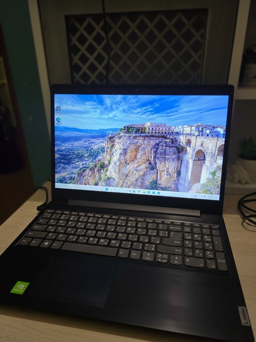 🔥 هذا أكثر لابتوب يتحمّل شغل ودراسة من لينوفو للبيع! 💻📚

لابتوب Lenovo IdeaPad L340-15 IWL للبيع، ماخذة من شركة النبع ✅

مستعمل استخدام خفيف للدراسة والتصفح فقط، ومواصفاته كالتالي:
⚙️ المعالج:
Intel Core i5-8265U 🚀
🎮 كرت الشاشة:
NVIDIA GeForce MX110 (2GB)

🧠 الرام:
8GB (قابل للزيادة ➕ لوجود منفذ ثاني)

💾 التخزين:
1TB HDD + SSD 128GB
🔹 مع منفذ M.2 لإضافة تخزين إضافي

🖥️ الشاشة:
15.6 إنج FHD  واضحة ومريحة للعين 👀

💿 مشغل الأقراص:
موجود ✅
السعر: 400 ألف

📦 يجي وياه الكارتونة الأصلية وكافة الملحقات، نظام وندوز 11 والكيبورد اكيد عربي انكليزي
✨ نظافة 95%
🎨 اللون: نيلي غامق
سبب البيع: التبديل لجهاز اخر

📍 مكاني: بغداد – المنصور
📞 للتواصل: فيسبوك أو واتساب
***********
