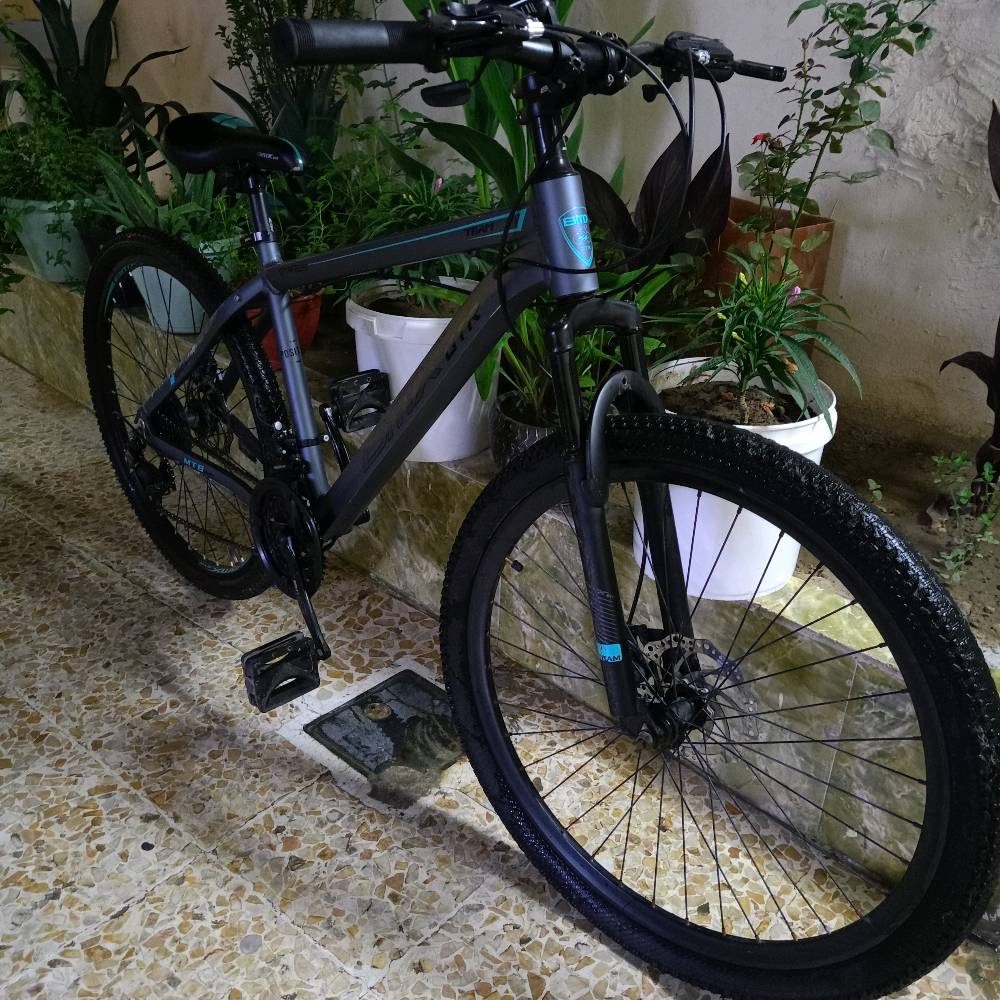 للبيع بايسكل جبلي Bmx كير شغال كامل العنوان موصل جانب الأيسر السعر خاص الرقم *********** بي واتساب