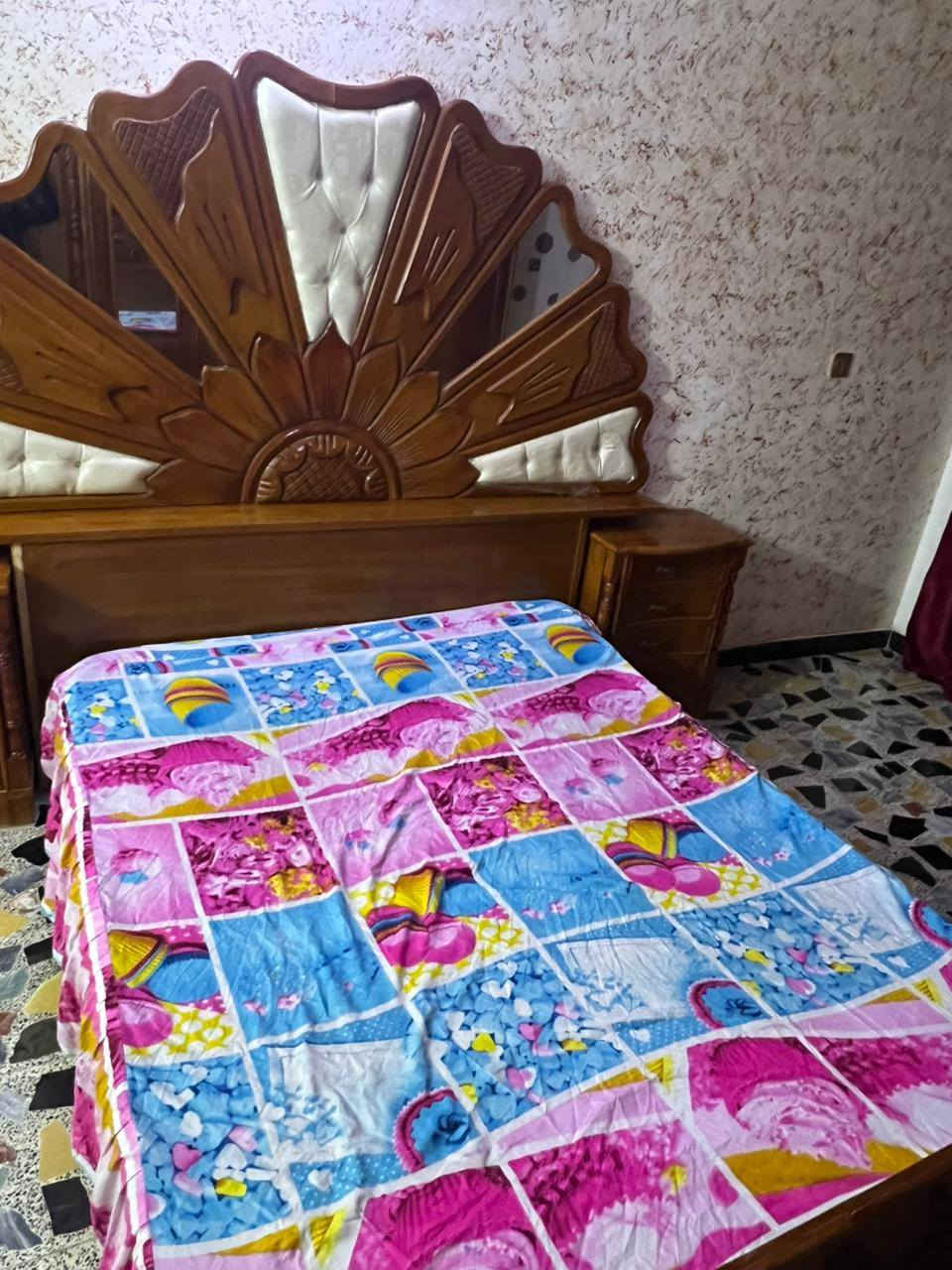 غرفه صاج ٨ ابواب بيهة ملحق اضافي 
صاج سعر مناسب ٩٥٠
بغداد شهداء البياع 
***********
