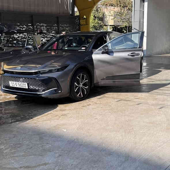 تيوتا كراون 2023 فئة XLE 
وارد امريكي بيه صبغ قطعتين باب وجاملغ جهة السكن صور الحادث ورقم الشاصي مرفق مع المنشور ايرباك الدركة سليم البردات جهة الحادث طاك ايرباك السعر 30000$ للتواصل واتساب او اتصال على الرقم ***********
مكان السيارة : السليمانية
