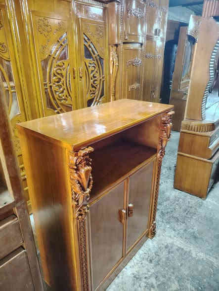 السلام عليكم غرفه نوم مستخدمه استخدام قليل تسكام ثكيل سعر مليون و300قفل مكان ديوانيه للا ستفسار ***********
