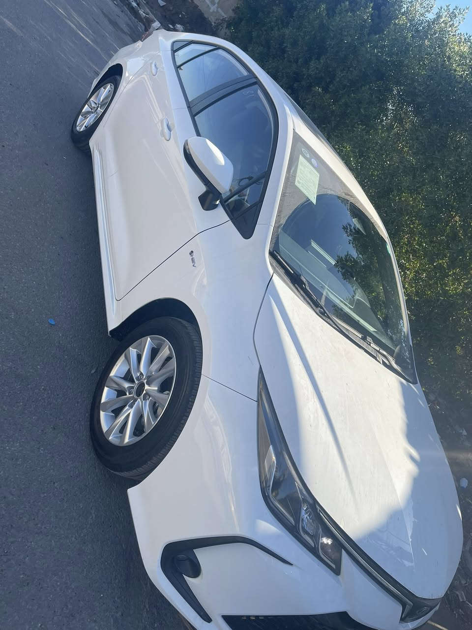 تويوتا كورولا هايبرد 2025
‏Toyota Corolla HEV 2025 
مرقم بغداد الدولي 
فول مواصفات كشن كهرباء
حجم المحرك 4cylinder 1.8L هجين
عزم الدوران 142 نيوتن / متر
مرتبط بناقل حركة أوتوماتيك 
مفتاح التشغيل بصمة 
 فتحة سقف
دفع ثنائي FWD
رادار
تحديد المسار
لايت زينون
كشافات
بك لايت LED 
دخول بصمة ذكي
حجم الاطار 205/55R16
ويل كب 16
حساسات ضغط الاطارات 
اشارة في المرايا الجانبية 
المرايا قابلة للطي 
عدد AIR BAG 8
هاند بريك كهرباء 
ا ABS 
دشبول شاشة ديجيتال
 شاشة
كاميرا 
مقود جلد حياكة 
مثبت السرعة Cruise 
تحكم مقود
ا Bluetooth   
‏.CarPlay
مخرج منفذ الطاقة 
فحص نظام السيارة 
5 راكب
المقاعد اسود
مثبت مقعد الأطفال ISOFIX 
تبريد شاشة 
قطعتين تبريد  
أوتو هولد Auto Hold  
نظام مانع الانزلاق 
حاملات الأكواب
العنوان بغداد البلديات 
السعر ١٦٨
***********
