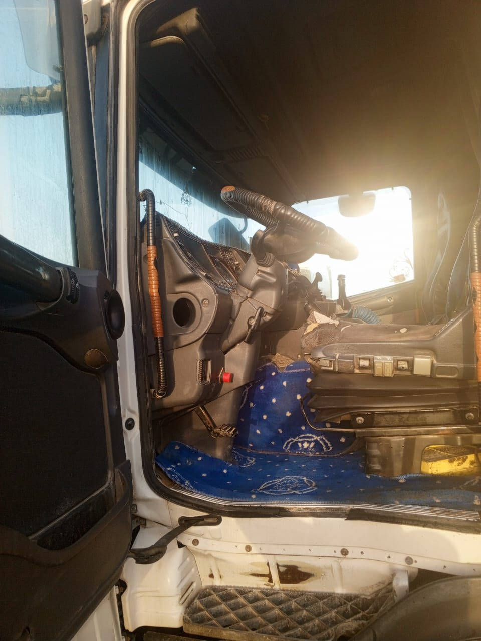 ‏سلام عليكم سيارة للبيع موديل 2000@@***********
