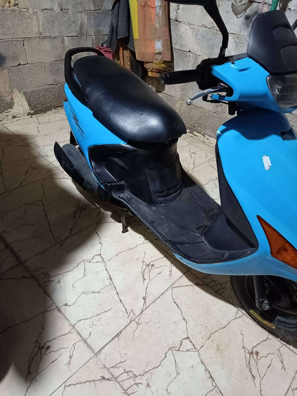 سلام عليكم فراشه للبيع ما مفتوحه وكله جديد تايرات جدد باتري جديد سلف جديد نكره سلف وهندر ما تصرف عليهه الف السعر ٤٠٠ الشراي ***********
