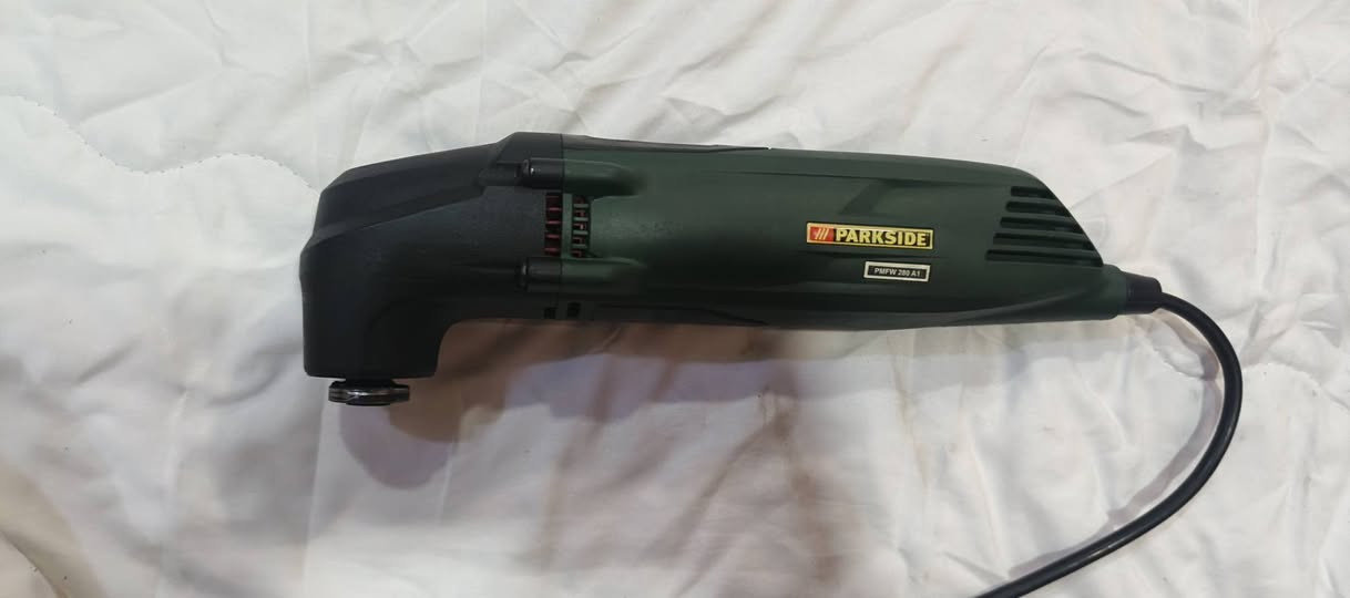 السلام عليكم كوسرة باركسايد
بس ماعرف مال شنو كهرباء واير 4 متر


**إذا كنت صاحب هذا الإعلان وتريد حذفه لأي سبب، رجاءا أرسل رسالة إلى الدعم الفني**