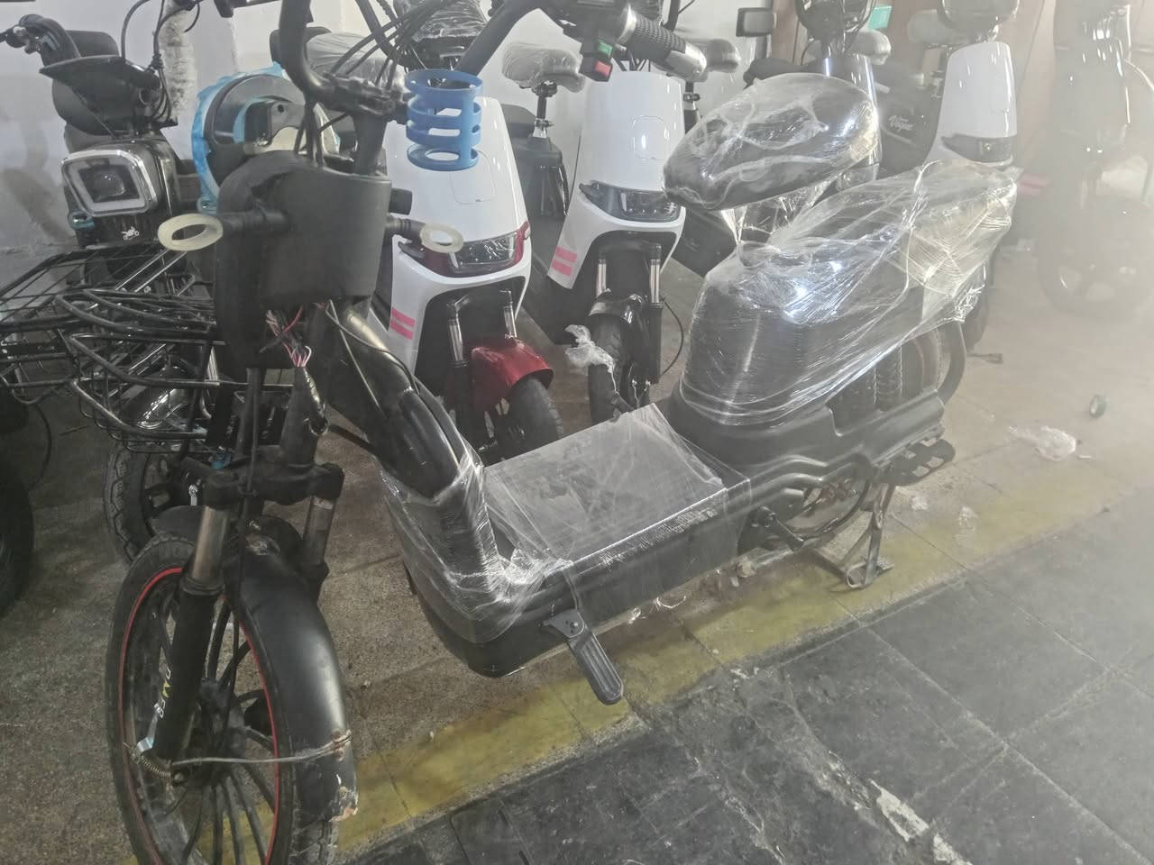 بايسكل شحن للبيع حجم ٢٠ فول الفول بلشرط سعر ٢١٠ الف رقم الهاتف(***********) بس مابي شاشه بسس
