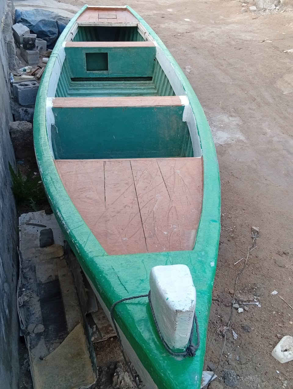 جنكوه البيع الطول14العراض متر 15تفصل وارث السعر الخاص رقم الهاتف ***********
