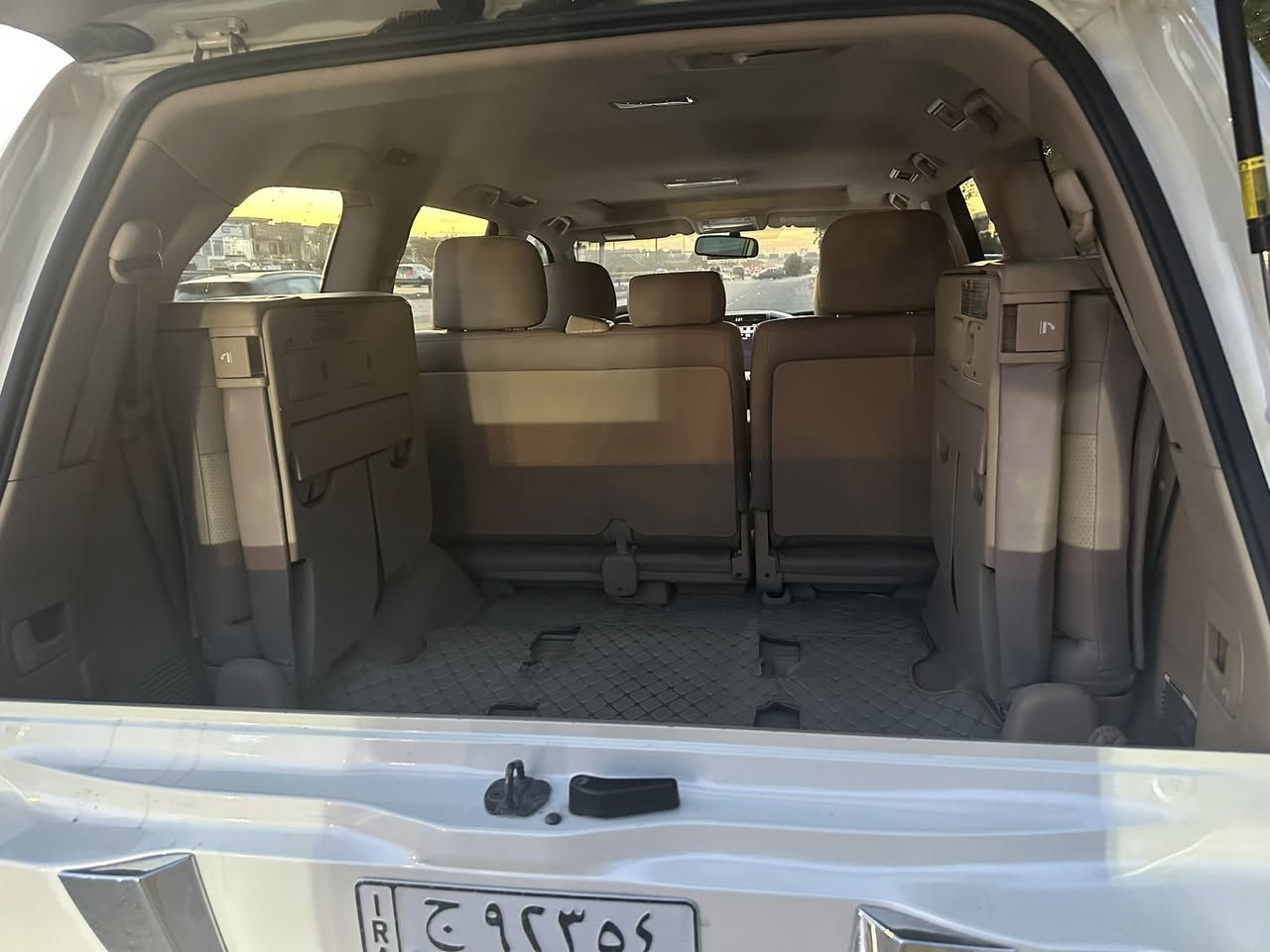 سلام عليكم 
لاندكروز 2013 فول 1/1

سياره حلوه مشاء الله مال بيت 
السونار مرفق ويه الصور 
الشراي يتصل على هذا الرقم 
***********
