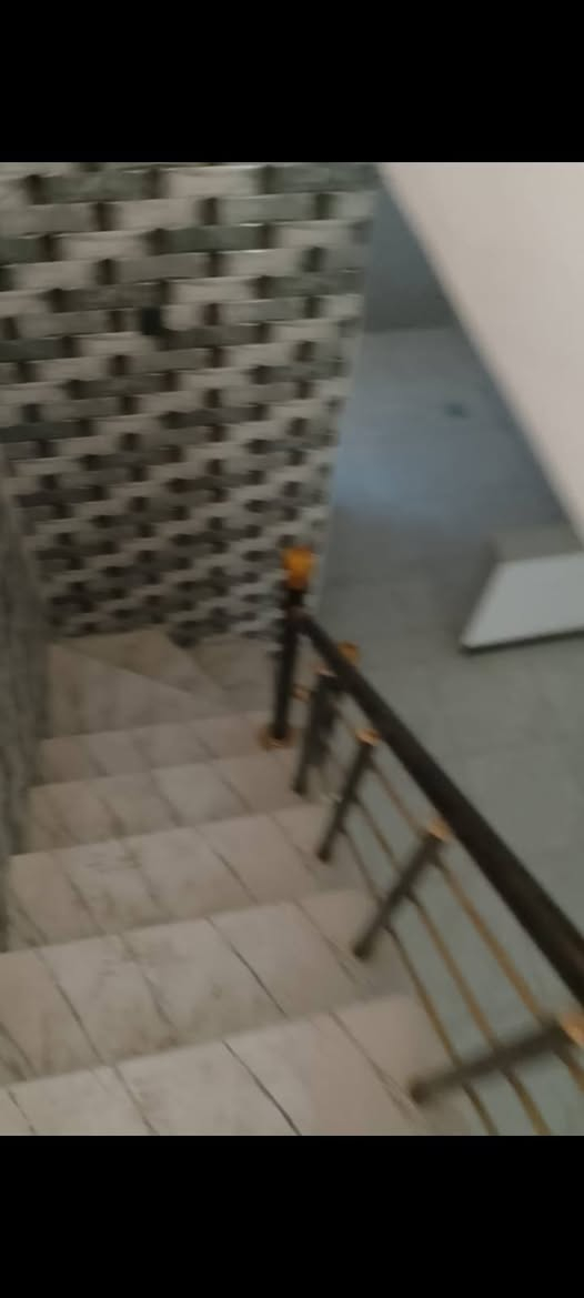 للبيع للبيع دار مناسب للبيع قريب الامام 2 كيلو يبعد عن الامام خدمات كامله ماء كهرباء مجاري تبليط منطقه ممتازه الدار سعر جيد جدا مناسب جدا المساحه 50 طابق ونص بناء حديث الدار جديده تواصل مع المكتب ***********
