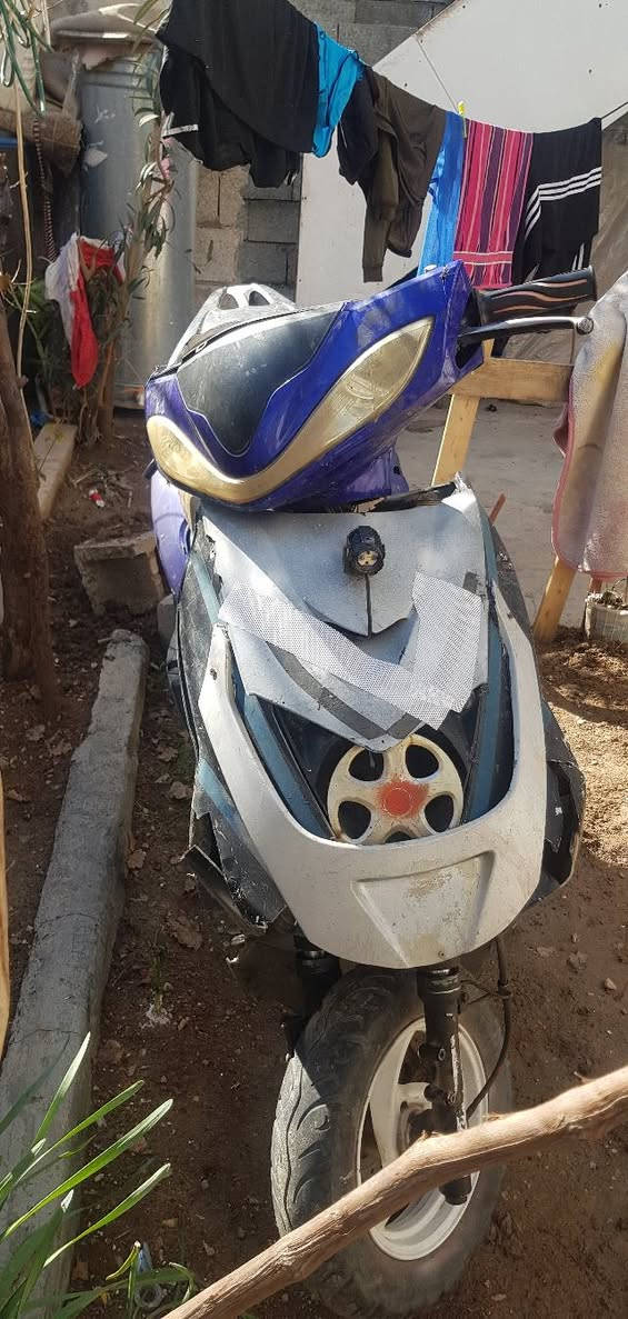 دراجه للبيع سكنس شغاله بس الهندر مسحوك صار شهر متروكه رقم ***********
