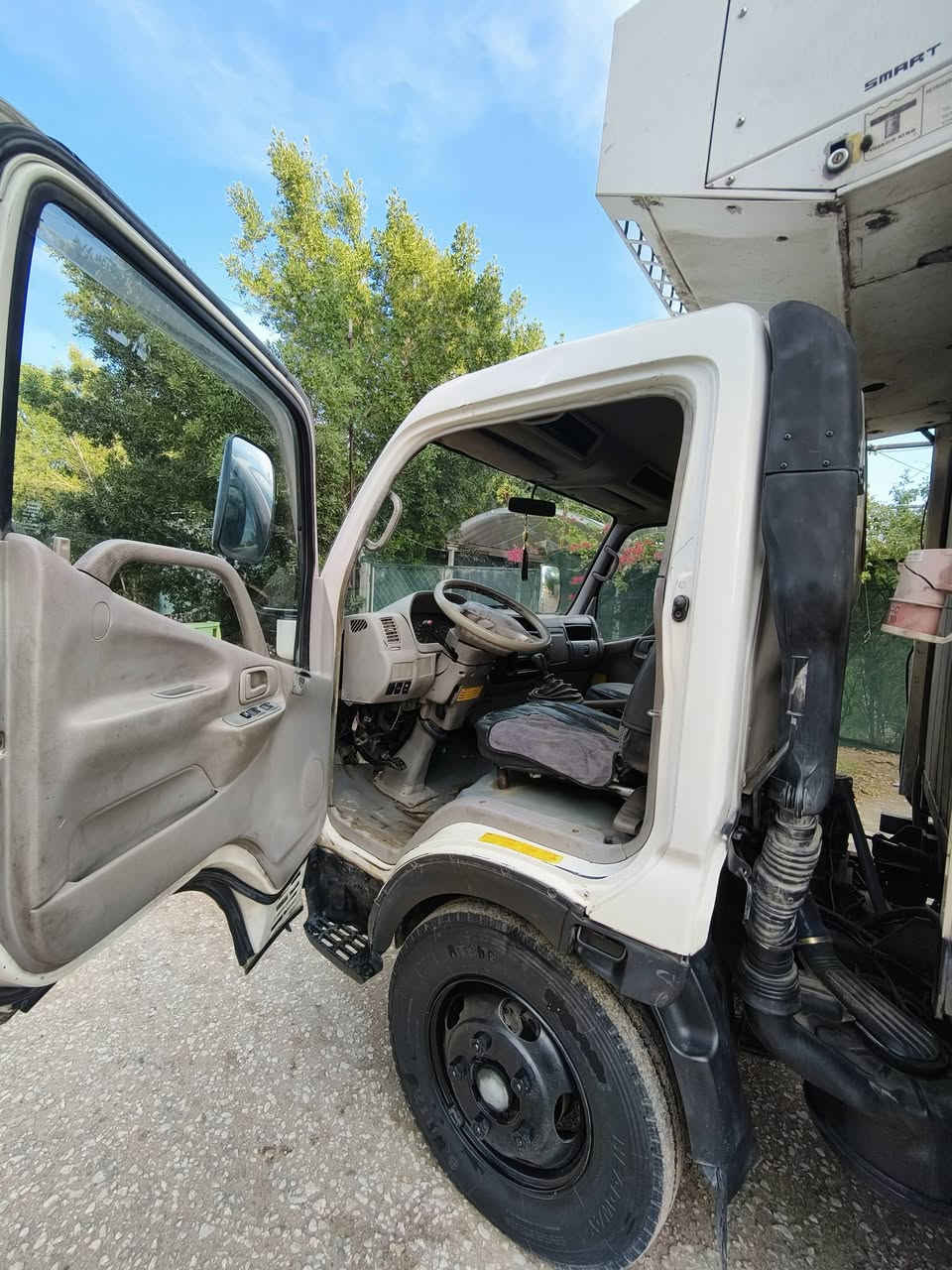 كنتر  تيوتا دانيا اصل براد 2001 (ياباني) رقم قادسيه انكليزي سنويه لغايه 2030 .. محرك وكير وحداديه مال كنتر كله جديد .. مكفوله من ضربه والصبغ والتبديل والخياس.. براد شغال منفصل يعمل كاز وكهرباء.. (طول البراد 4امتار وربع) السعر 110 دَولار.. مكاني النجف الاشرف شارع المطار للاستفسار *********** غير متواجد عالفيس الشراي يخابر
