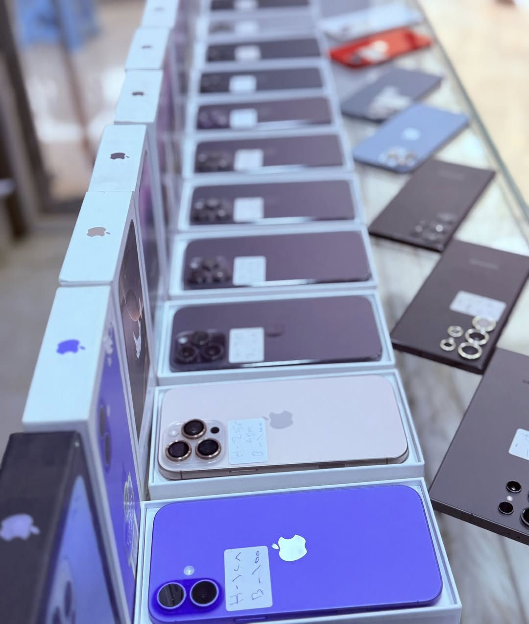 السلام عليكم ورحمة الله 
زبائنه وحبايبنه توفر جميع الاجهزه اندرويد ايفون جميع الفئات
نضام البيع نقد واقساط ماستر الرافدين فقط
متوفر اجهزة جديد ومستعمل 
ايفون بجميع الفئات المستعمل اصلي ماستر او شرق اوسط حصرا
نضافه عاليه جدا غير داخل صيانه نهائي 
ضمان المستعمل شهر بعد البيع ضمان حقيقي 
استفسار اكثر راسلوني او اتصال ***********
وتساب ماسنجر @إشارة
#العراق
#مشاهير
#مشاهدات @الجميع
