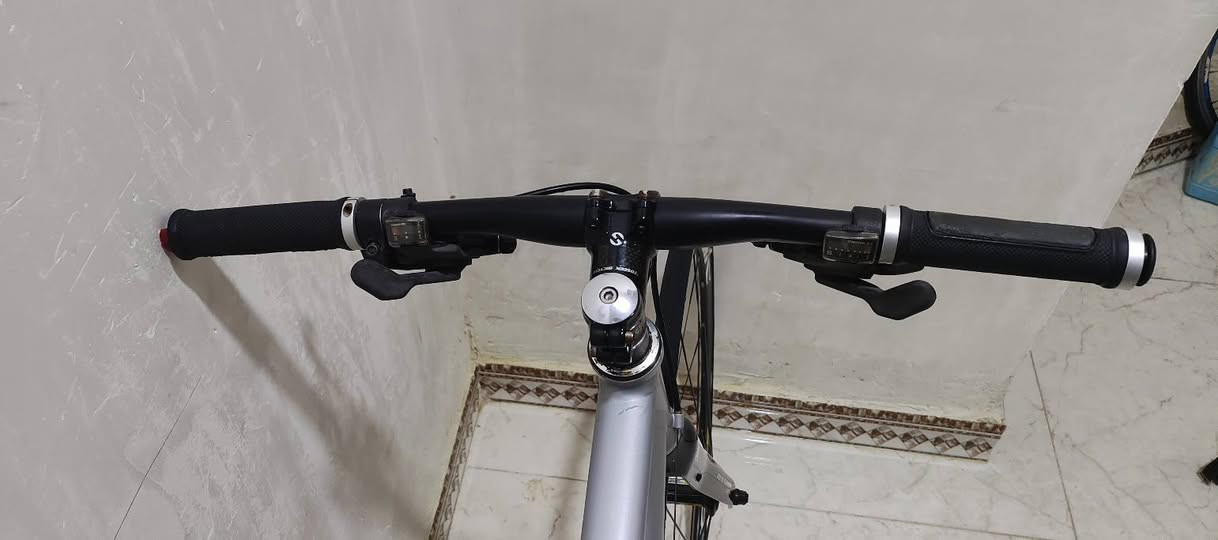 للبيع 🚴‍♂️ C700 بحالة نظيفة جداً

🔹 الفريم: C700 قياس M
🔹 السستم: 3×8 بدون ناقل أمامي
🔹 الماشة: كاربون
🔹 بوري السرج: كاربون
🔹 الستيرن: كاربون
🔹 الذراع: FSA
🔹 العجلات: Mavic Cosmic Elite ارتفاع 30
🔹 البريكات: بدون بريك أمامي
🔹 التايرات: Continental Ultra Sport III (كتان)
🔹 نظام شيش عريض

✨ فريم نظيف وجاهز للاستخدام
💰 السعر: 270 ألف قابل للتفاوض
🚚 يوجد توصيل
📍 المكان: الكوت

للاستفسار خاص.


**إذا كنت صاحب هذا الإعلان وتريد حذفه لأي سبب، رجاءا أرسل رسالة إلى الدعم الفني**