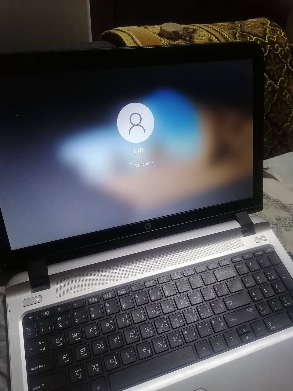 السلام عليكم لابتوب hp المواصفات بالصورة نظيف ومرتب للتواصل *********** فقط واتساب او فيس
