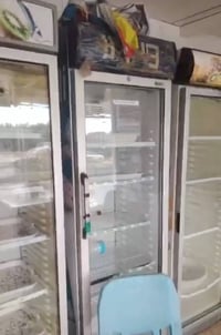 اخوان بقن غراض المحل  عارضات 2 مجمدة1 بانيو قفصين دجاج ميز تقطيع دجاج ...