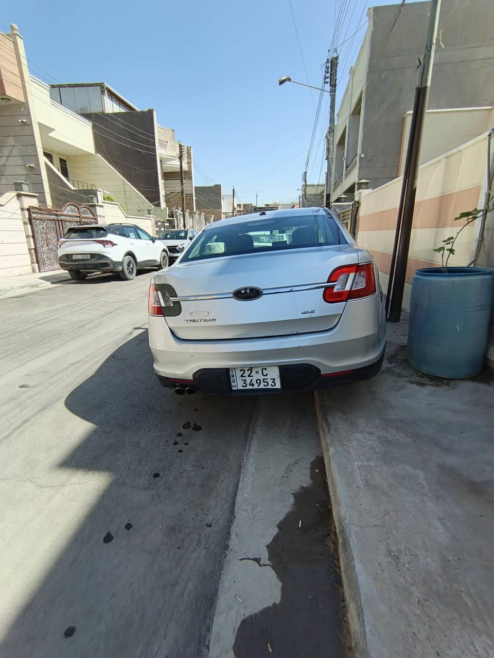 السلام عليكم
فورد تورس موديل ٢٠١١ للبيع
٤قطع صبغ بدون دواخل
السيارة جاهزة مكينة كير تخم تاير صدر امامي خلفي جديد
تبريد جاهزة بأسمي سنوية وهزة  السعر ٧٥ وبيها مجال *********** مكاني بغداد
