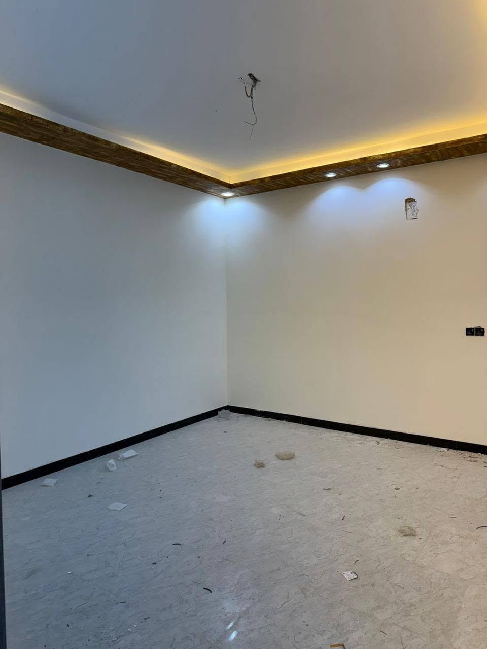 📍🏠كربلاء المقدسة /البوبيات/فرع مدرسة الكنوز
✅مساحة الدار 100متر
✅طابقين الدار
✅غرف نوم عدد 4
✅مجمع صحيات عدد 3
✅صاله عدد 2
✅أستقبال +مطبخ 
✅البناء طابوق درجة أولى
‼️ السعر الدار 185 وقابل لتفاوض 😍✅💵
☎️للاستفسار التواصل على ألارقا
***********
