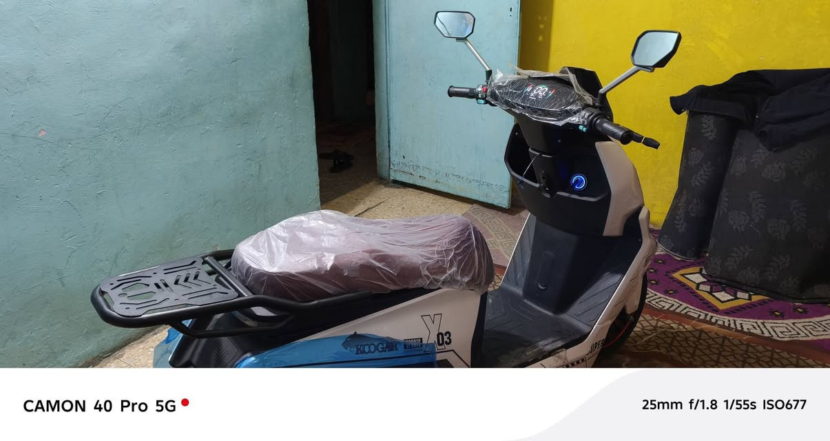 سلام عليكم
دراجة كهربائية ((دولفين )) 
مستعملة فقط ٤ ايام جديدة ٪ مئة بالمئة 
المدى كل شحنة ٨٥ كيلو السرعة الإجمالية ٩٠ 
فول مواصفات مع إجراءات الحماية 
ضمان من الشركة الي اني اشتريته منهم سنة كاملة 
وهذا رقم هاتفي ***********
