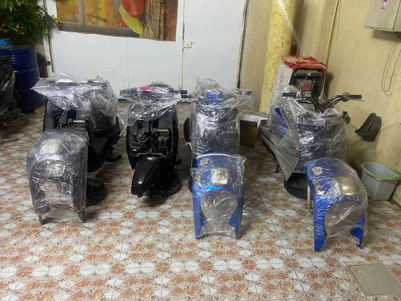 سلام عليكم وصلتني وجبه دراجات كله حاويه
وبعده مفصخ مامشدود  كله وكاله عامه  ومكفولات من كلشي

ارخص من سوك 

اي ستفسار اتصل على ***********. وتحياتي لجميع
