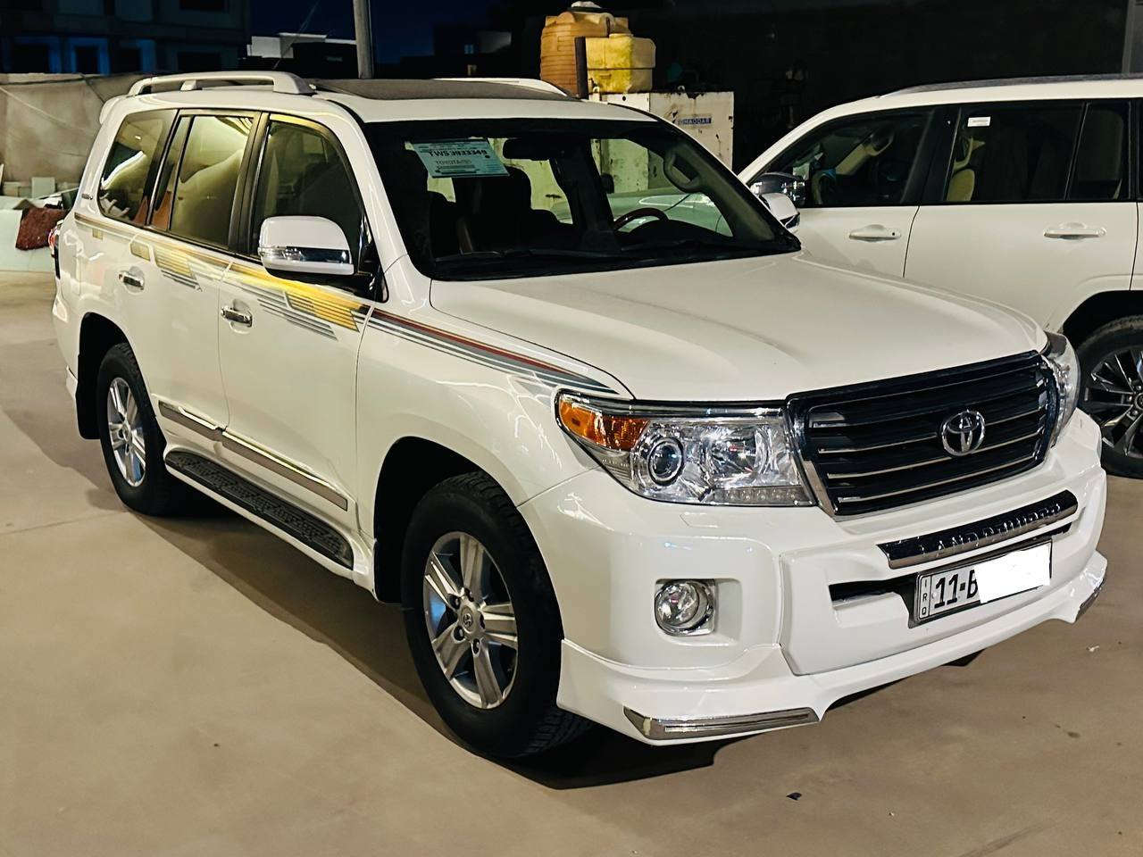 السلام عليكم للبيع لأندكروز جكساره  موديل 2014 ابريم اصل رقم بغداد  بسمي تحويل ثاني يوم
فول مواصفات 1/1
 سلايد رووف فتحه
ماشيه 99
ام الطفايه
حساس امامي.                          
حساس خلفي
بصمه تشغل
بصمه اوبواب 
كشنات جلد اصلي
كشن كهرباء اتلاث حركات
محرك 6 سلندر
تشغيل عن بعد
8 ايرباك 
زراكات لايت 
مري شفط و قلاب 
مثبت سرعه 
سبعه راكب 
ثلاث قطع تبريد 
تحكمات ستيرن كامله 
شاشا كبيره
كامرة دوارة 
وباقي مواصفات معروفه.
ملاحظه: سياره بيهه مكان بارد 4اصابع السعر 384 للاستفسار ***********
