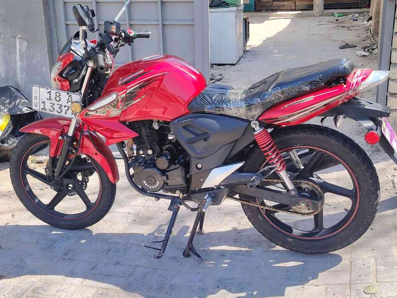 السلام عليكم الدراجه للبيع  موديل ٢٠٢٣ مكاني بغداد البياع الدراجه حلوة مكينه مكفوله الدراجه خير من الله بأسمي رقم بابل شوكت متريد احولك
متوفر واتساب راسلني خاص***********
