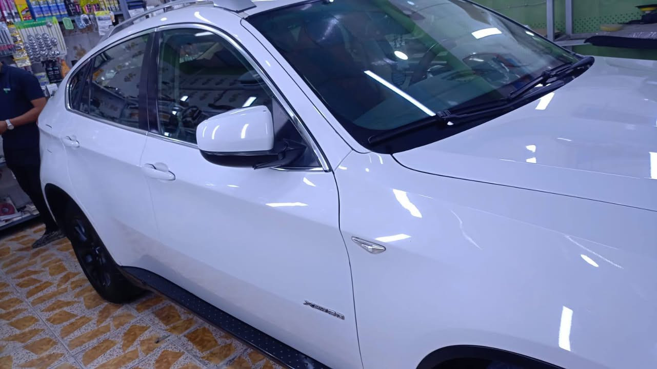 اكس6اعلى فئة محرك ثمانيه توين تيربو محرك قبل يومين شادلهه شرط فحص  ماشي ٨٠جديد عليهه ادامه كامله نوزلات تيربوات ضفاير جدد حداديه يعني سياره منفوظه نفض مبيهه الف دينار تذب عليهه... بيبان جنطه شفط ترحيب. اربع بصمات ابواب داتا شو ع جامه كشن تبريد تدفئه كامله مكمله  سيرفسس كامل تخم تاير حساس امطار  مثبت سرعه  توقف ذاتي سايد بريك بصمه  جنجر اقراص بلاضافه دي وي دي ومشغل اقراص اmp3
كشنات خلفي VIP
مرايات شفط 
رقم اربيل سنويه جديده وهزه جديده كبل تحويل ميحتاج تاخذ سياره وياك
بيع او مراوس 
سعر سياره ١٦٠
***********
ماسنجر هم متواجد 
عذرا على الاطاله
للمعلومات سياره مبيهه حادث صبغ دعاميات وبارد قليل المهم سونار وياهه وتفحص كلشي من محرك وكشر وحداديه اله تشتري موديل ٢٠٠٩
