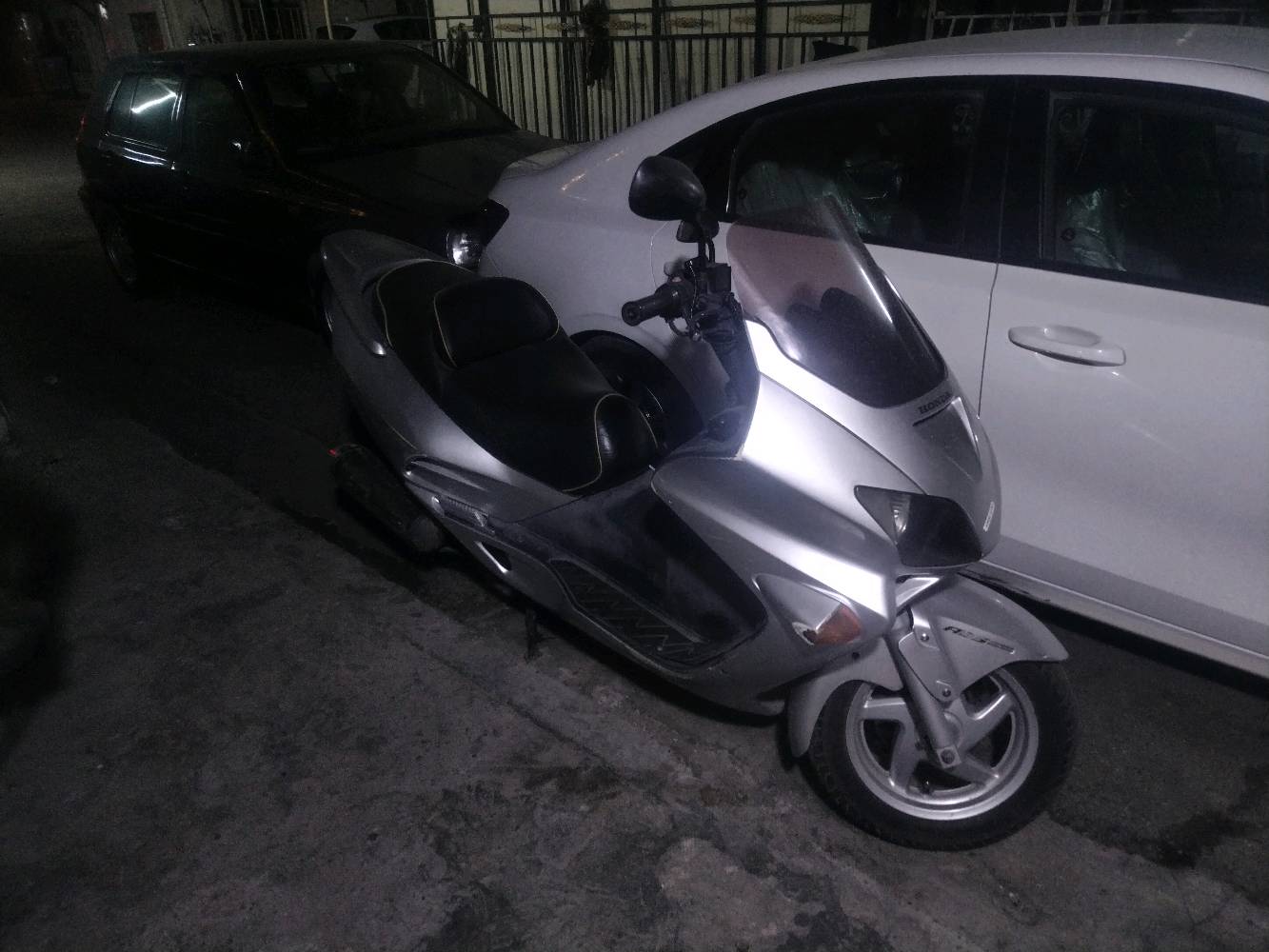 دراجة فورزة 06 للبيع
كلجات رياضي
تخم تاير جديد
بريكات جديدة
كشن جديد
الدراجة خير من الله
عوزهة جم شغلة
رايدهة ب750
***********
