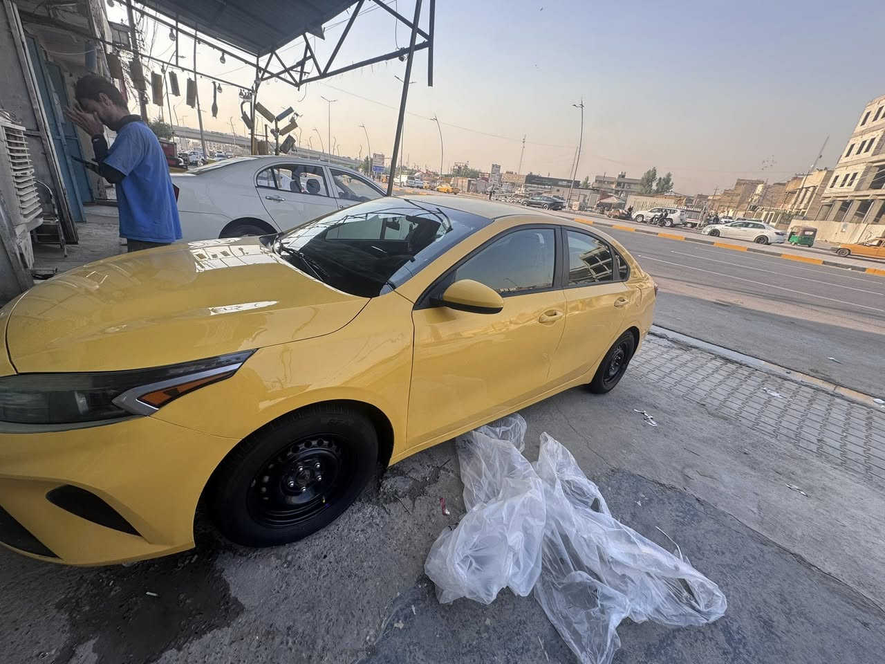 سلام عليكم كيا فورتي موديل 2022بسمي كاملة بدون اي نقص منضومة غاز تخم تاير بطارية جديدة وهاي صور الحادث بل منشور بيع فقط بدون مراوس سعر 135وبيهة مجال هاذ رقمي ***********مكاني بغداد المشتل  نص مواصفات
