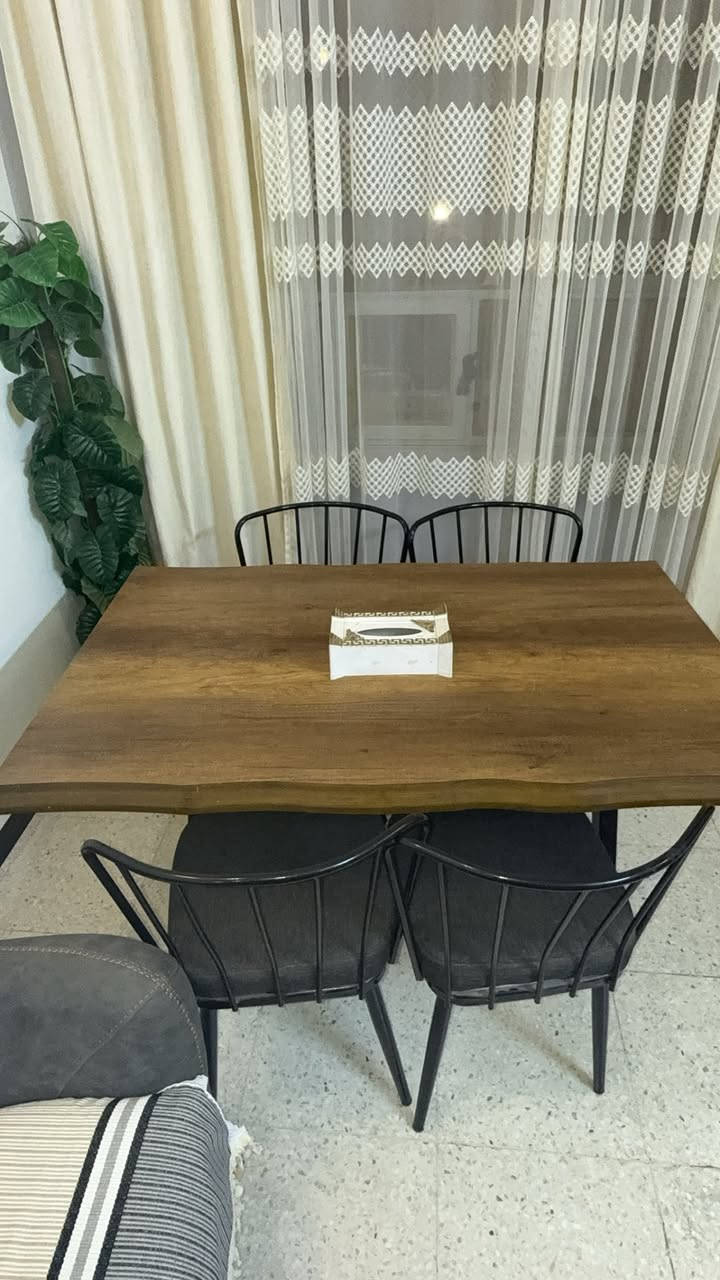 ميز طعام مع 4 كراسي جديد السعر 400
المشتل +964 771 683 0729


**إذا كنت صاحب هذا الإعلان وتريد حذفه لأي سبب، رجاءا أرسل رسالة إلى الدعم الفني**