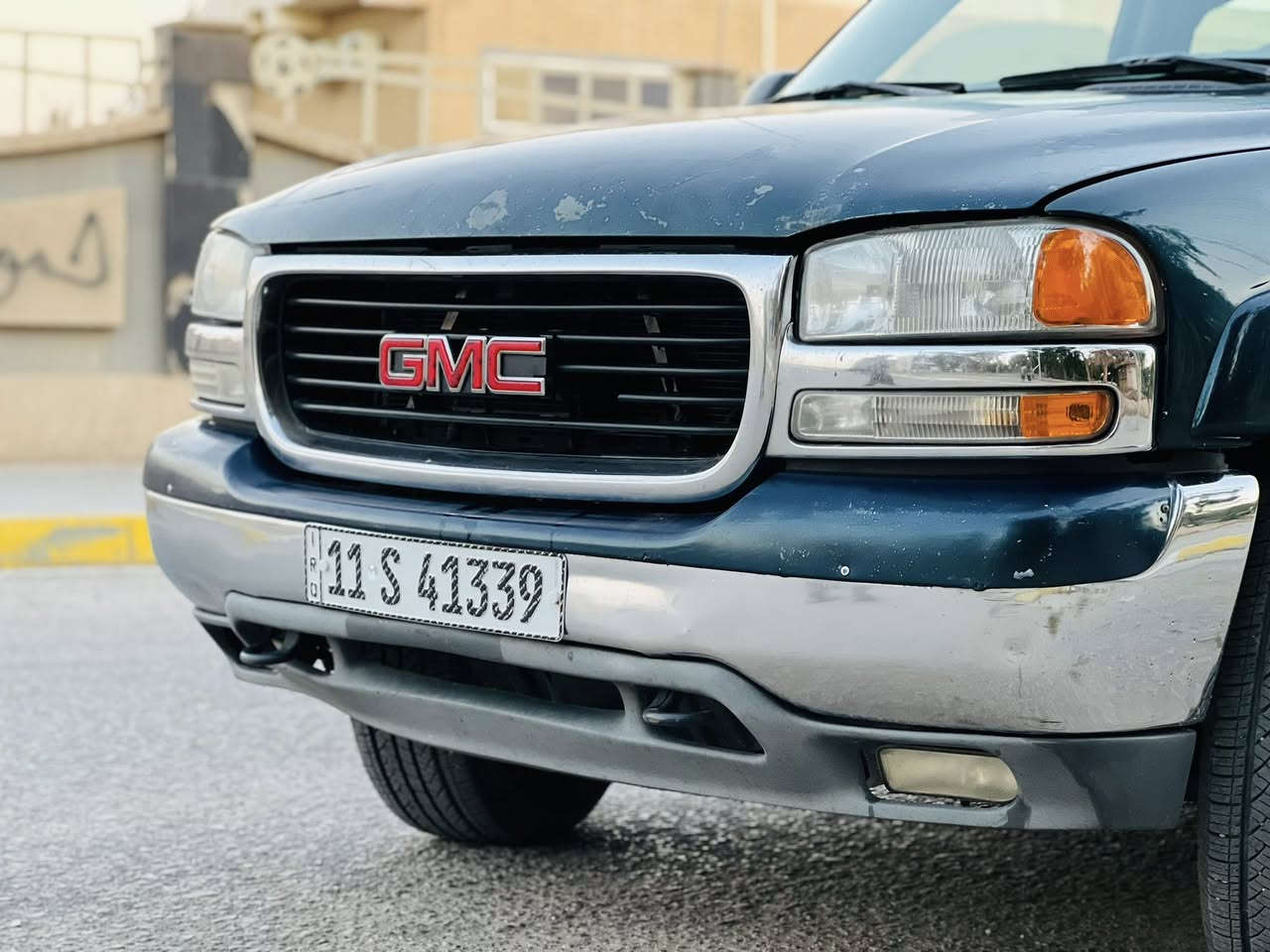 السلام وعليكم جمسي 2005 بتره مكفولة كفالة عامه من الحادث والصبغ بيهة جراد قليل رقم بغداد ب اسمي تحويل ثاني يوم
 مكينه 5300
كير 1000
  
لايت زنون العالي والناصي 
بيها منظومة غاز كامله وشغاله وياه كارت الشركة 
باتريي جديد 
تخم تأير 
السياره داخله هزه ورقم انكليزي جديد 
كشن كهربائيه 
التبريد تحكم جهتين خلفي امامي 
مري شفط مع اشاير بالمري
كاميرا خلفيه
كاعيه السياره مدوشمه جلد جديد 
السعر 140
الاستفسار الاتصال على الرقم *********** خاص مغلق مكاني بغداد البلديات
