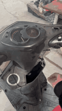 السلام عليكم دراجه سكنس فحل 140 قبق مسح كابريتر بلادي دراجه مفتوحه كامله مكمله فقط الاعداد الفيشه العنوان بغداد الشعب سوق شلال 
السعر خاص 
رقم الهاتف *********** اتصل وبيك خير وتدلل
