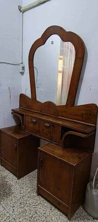 جربايه • ميز تواليت • حي المعلمين