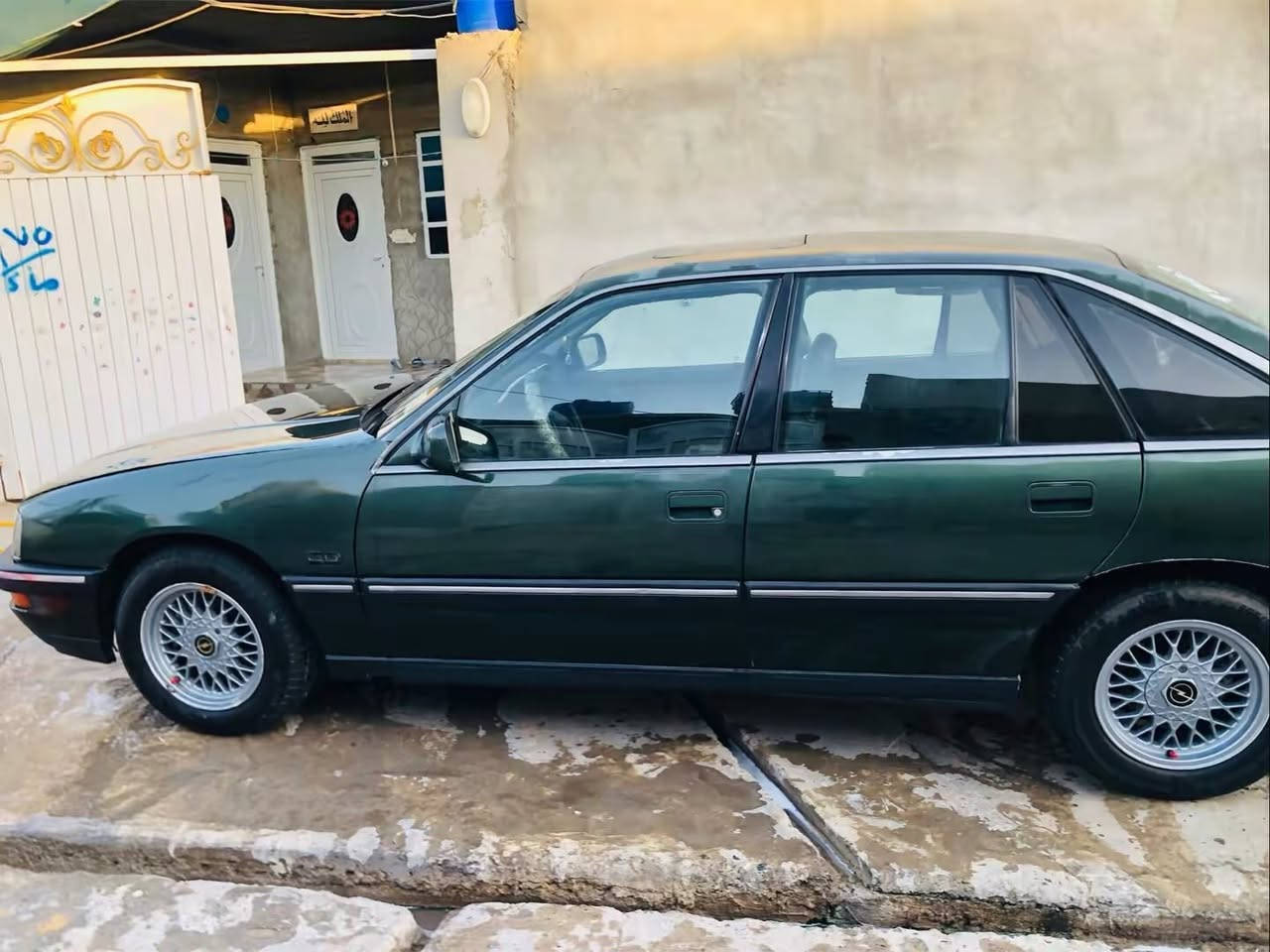 سيناتور للبيع موديل 1993 سياره حجم محرك 3000 كدام العين نضيفه مشالله جامات كهربائي كير توماتيك سياره كير او محرك انطيك ياها شرط لا صرف ولا نفخ محرك كبس +بيها كاربون بانزين صاحب سياره موجوده تاخذ سياره ما تصرف عليها دينار صبغ ما بيها فقط جماليه تبريد شركه ثلج ❄️سعرها 45 او بيها مجال انشالله 
 اي استفسار راسلني او اتصل ع ارقام التاليه 

***********‬
***********
