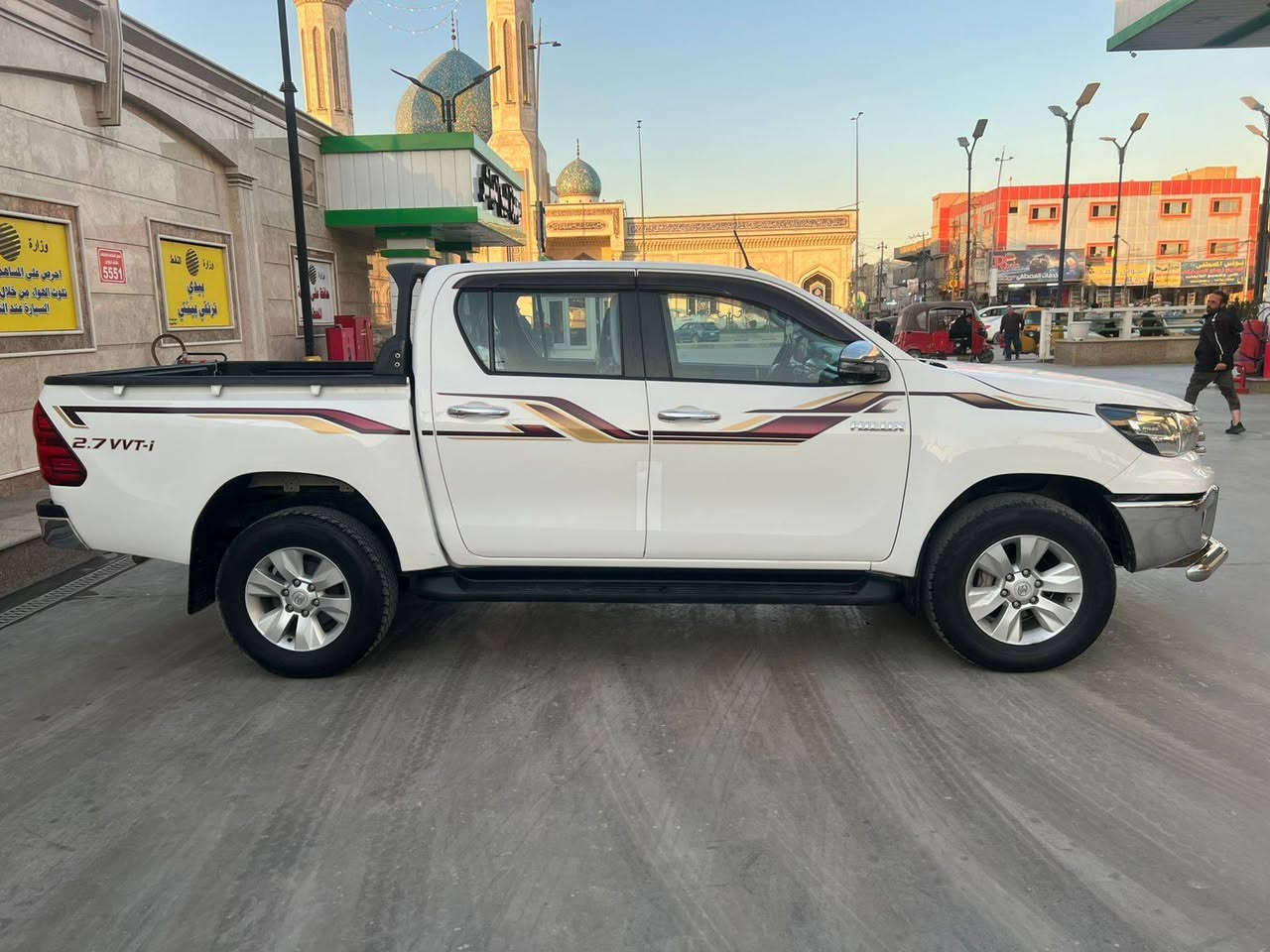 السلام عليكم 
للبيع تيوتا هايلوكس🛻 4 سلندر  بانزين 
موديل 2019  ساس فول مواصفات  كفاله عامه من كل نواحي 
ماشية 95 الف  حقيقي شرط جهاز ابيع سونار بكل العراق تفحص شرط مكفولة من ضربة وصبغ وتبديل وشخوط محرك ما مفتوح بلاد بوضع الشركة بعده 
رقم بغداد بسمي تحويل ثاني يوم سنويه 2030 هزه جديده 
فول مواصفات للاخير 
كامره خلفيه اصليه
كامره اماميه اصليه شرط 
حساس امامي خلفي 
قطعتين تبريد ❄️
٦ سماعات 🔊 
شاشة🖥️ كبيره 
باقي المواصفات معروفة
لاستفسار 📞 *********** //*********** ابو موسى
