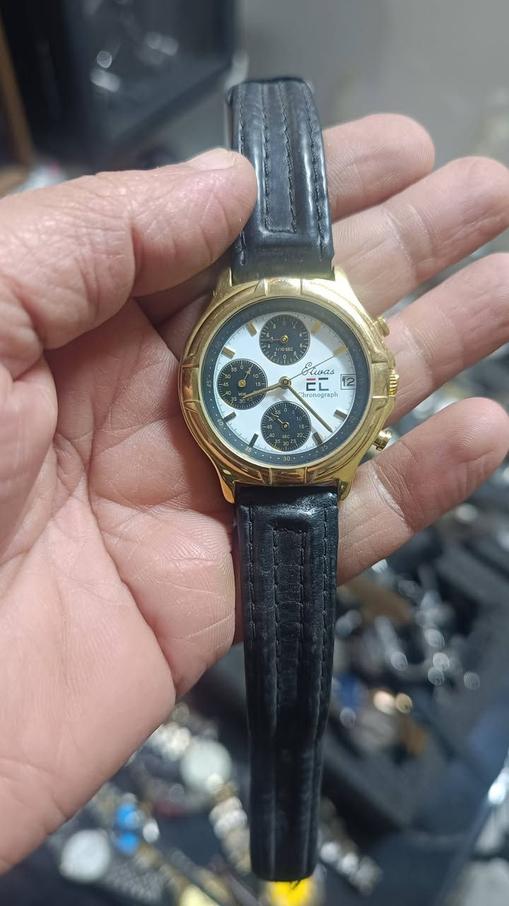 سلام عليكم ورحمة الله وبركاته اخوان ساعات رجالي كله شغال ونضيف وسعار مختلفة الستفسار  خاص او اتصال ***********
