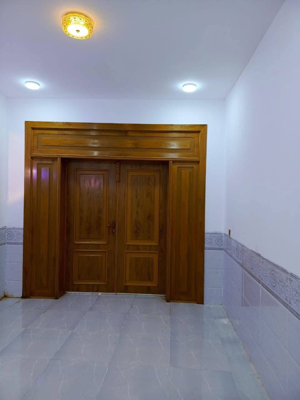 بيت الايجار 160 متر مامسكون لايجار

🏠  مقابل ملحق قرية الغدير  مقابيل جسر الشهداء بلخط الاول يبعد عن شارع الصب الرئيسي 150متر حقيقي

📍 الموقع: محافظة النجف الأشرف

بيت 160متر بناء جديد 

تانكي وسخان وخلاطات ومغاسل داخليه وخارجيه وخط وطني ومولد جاهز 

🟠 تصميم الخارطة : 

غرفتين   - صالة  -صحيات  -مطبخ - منورــ ستقبال كراج

ــــــــــــــــــــــــــــــــــــــــــــــــــــــــــــــــــ

سعر الايجار 250 الف

او من خلال الارقام التالية. ‼️
***********
