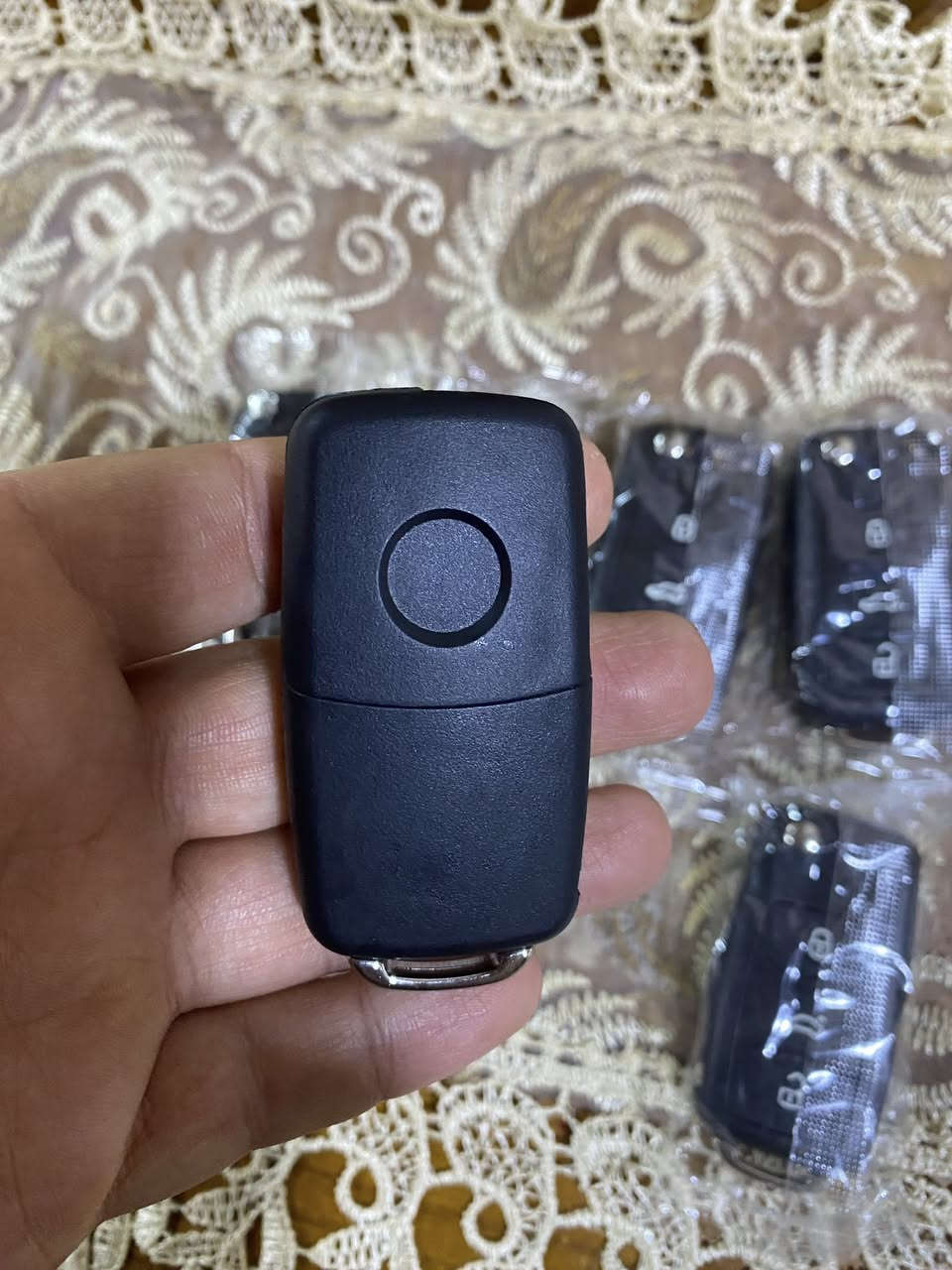 يتوفر لدينا كفرات بصمه مثل ما موضح  بالصور
سعر كفر البصمه 10 الالف


**إذا كنت صاحب هذا الإعلان وتريد حذفه لأي سبب، رجاءا أرسل رسالة إلى الدعم الفني**