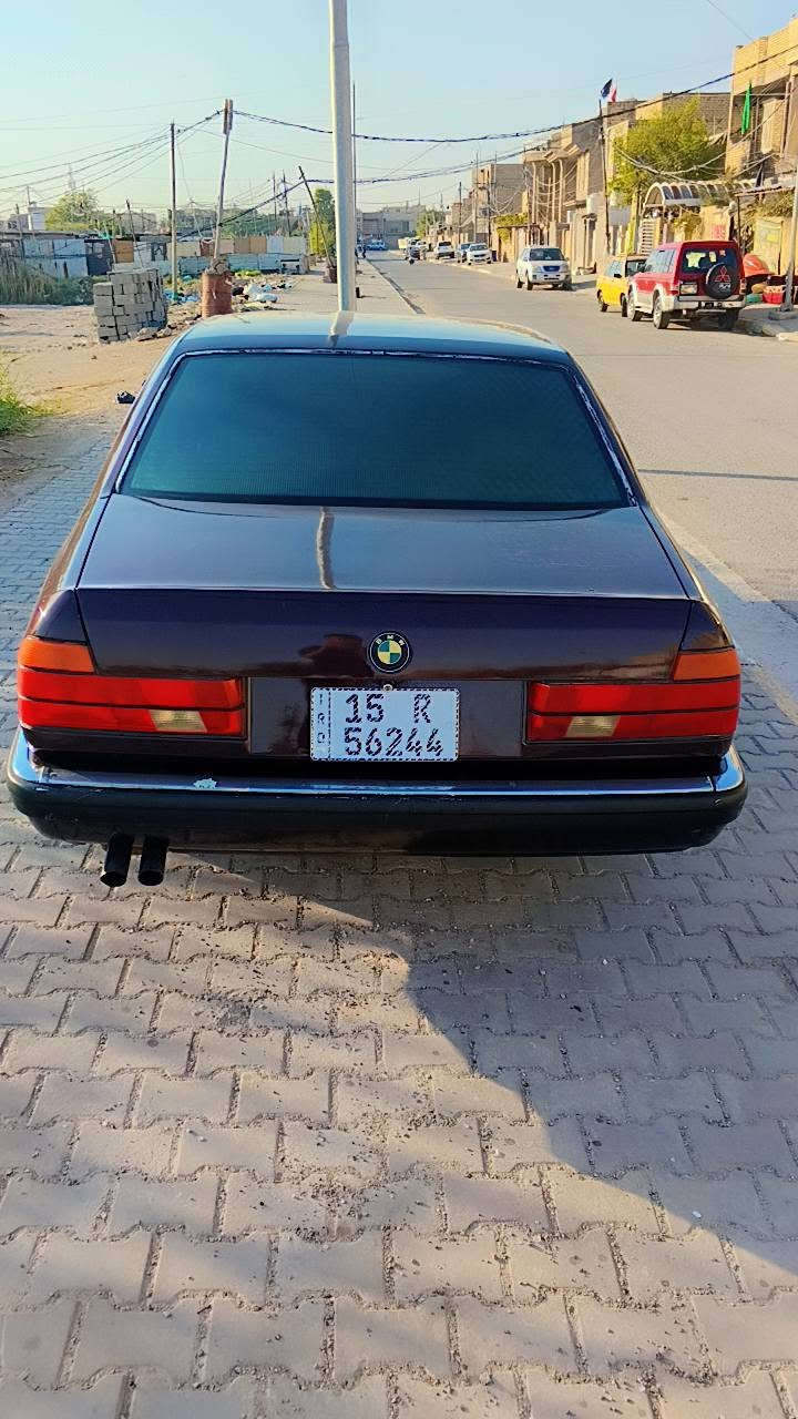 السسلام عليكم
BMW * 
* 735 مفتوح مو مسكر v6 سلندر
* موديل 1993
* كير عادي نمره طويله 
* سياره بأسمي تحويل مباشر مشروع وطني
* سنويه لل31 هزه جديده رقم جديد انكليزي
* كير مكينه كفاله صدر خلفي امامي جدد 
* سياره نضيفه لا ضربه ولا خياس مصبوغه صبغ عام جماليه تخم تاير جديد 
* مكاني واسط كوت السعر ( 48)
 
* تفاصيل اكثر اتصل عل رقم ***********
