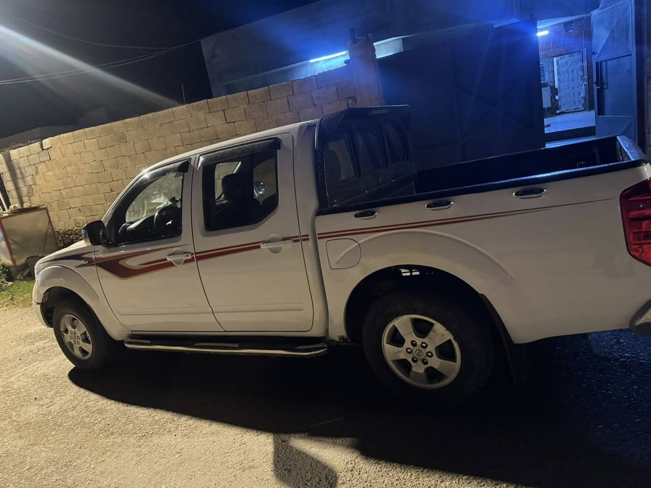 السلام عليكم نيفاره موديل2009
سياره باب اول جديده سياره فقط صبغ جامغ باب الخلفي صبغ فقط تخم تاير جديد مكينه وكير خير من الله جديده 
سنويه جديده رقم اربيل تحويل ثاني يوم 
ترهم مراوس حسب قناعه او بيع 
95 بيه مجال قليل 
عنواني الانبار 
***********
