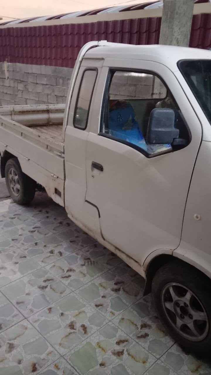 للبيع موديل ٢٠٠٧ السياره نظيفه وحلوه اوراق بيه السعر ١٧وبيه مجال بسيط ***********
