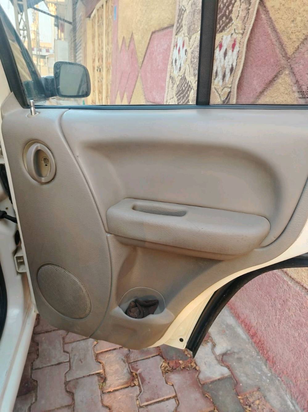 جيب لبرتي 2004 مال مزاد قرصه بعده ماطالع مزاد أربيل علمن سياره مصبوغه عام وكاله  من الضربه القويه تبريد شغال سياره ما عايزه شي بس الحداديه الوره مكان السياره البصره اتعهد  بل وكاله العامه 