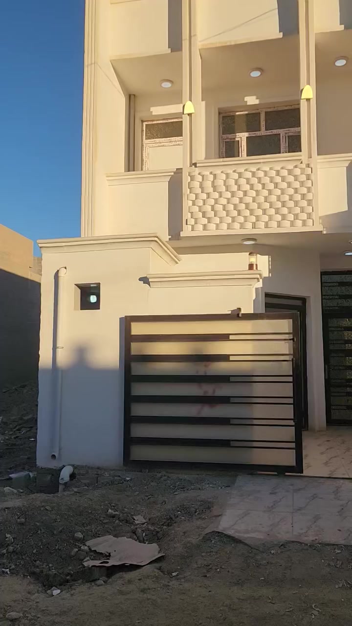 بيت للبيع صفر ما مسكون تكريت التوحيد المساحه ١٠٠ متر،شارع ١٥ بالقرب من جامع الويس و المدارس يتكون من ٣ غرف نوم و ٣ مجاميع صحيه ومطبخ وهول واستقبال السعر ٧٩ وبي مجال للاستفسار ***********
